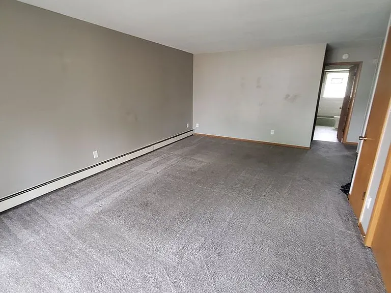 7343 N Teutonia Ave — Photo 3