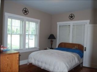 1410 W 7th St, Wamego, KS 66547