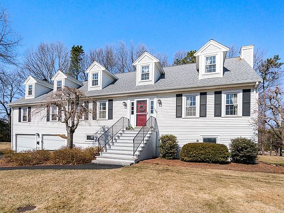 2nd image of 120 Carroll Ave