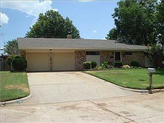 1st image of 740 Kingston Dr