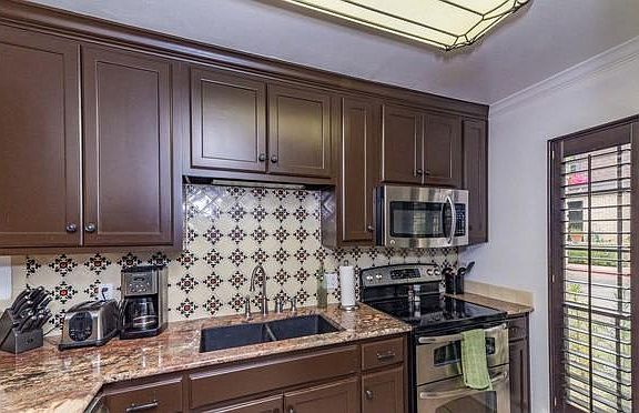 4th image of 1045 Shook Ave #126