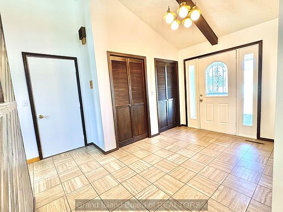 5th image of 209 Sunny Dr