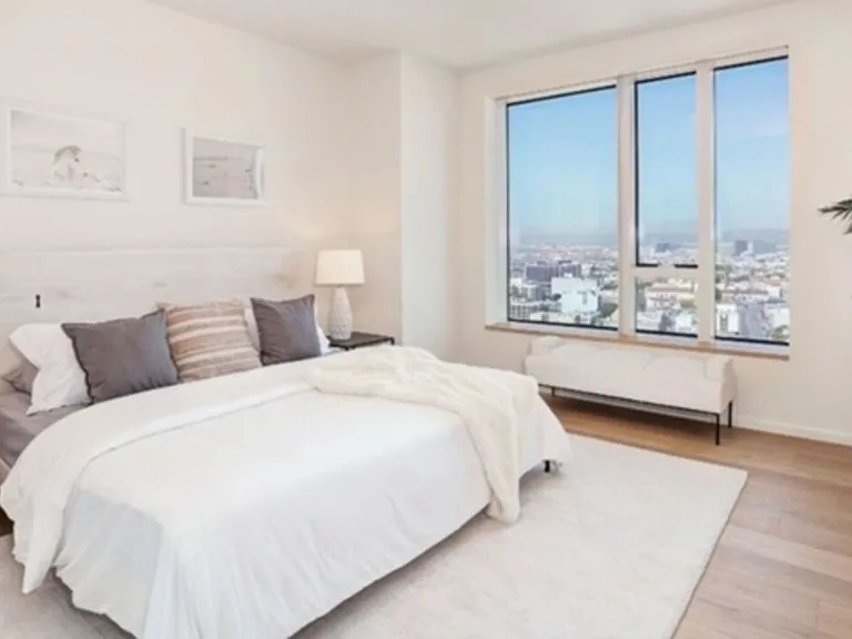 889 Francisco #2008 — Photo 10