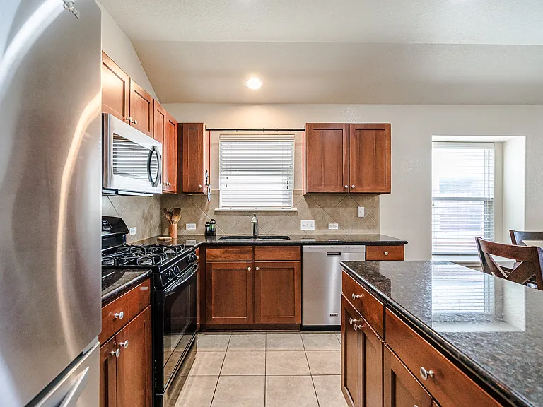 2404 Christoff Loop — Photo 10