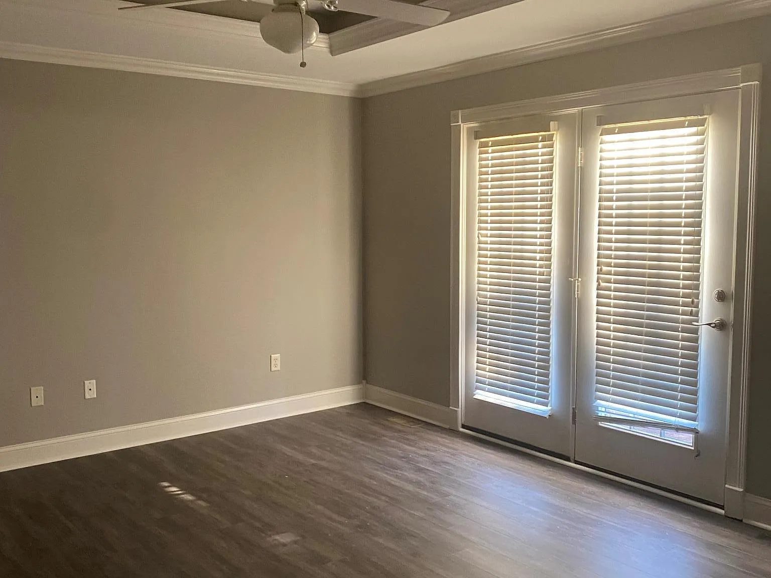 577 Hampton Way — Photo 3