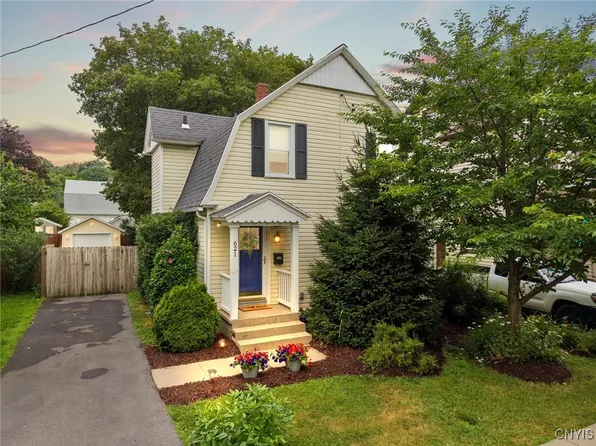 621 Dewitt St, Syracuse, NY 13203