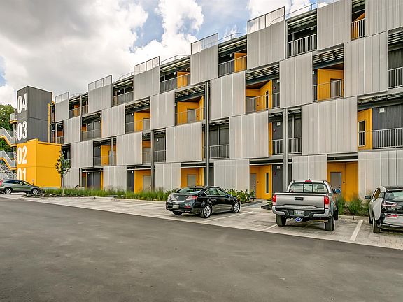 4th image of 400 Herron Dr #111