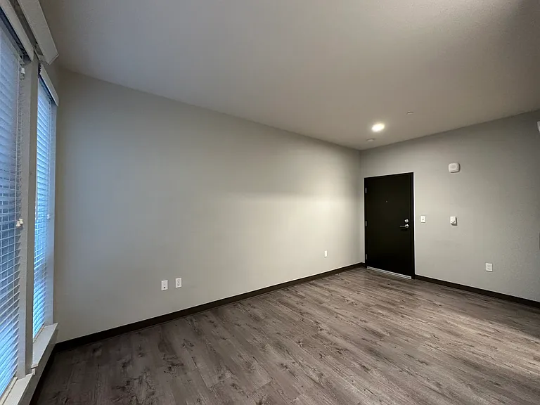 4029 Rainier Ave — Photo 34