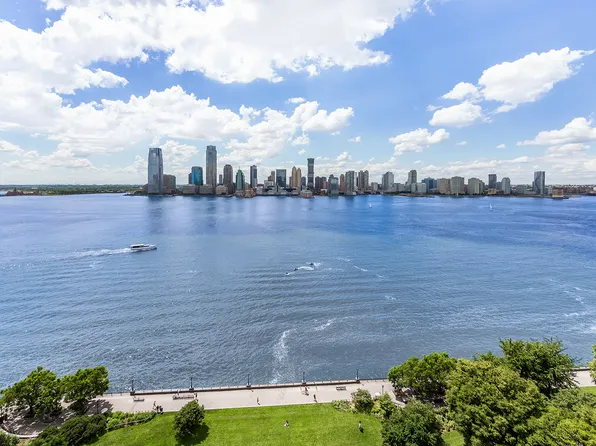 20 River Terrace image 9 of 23