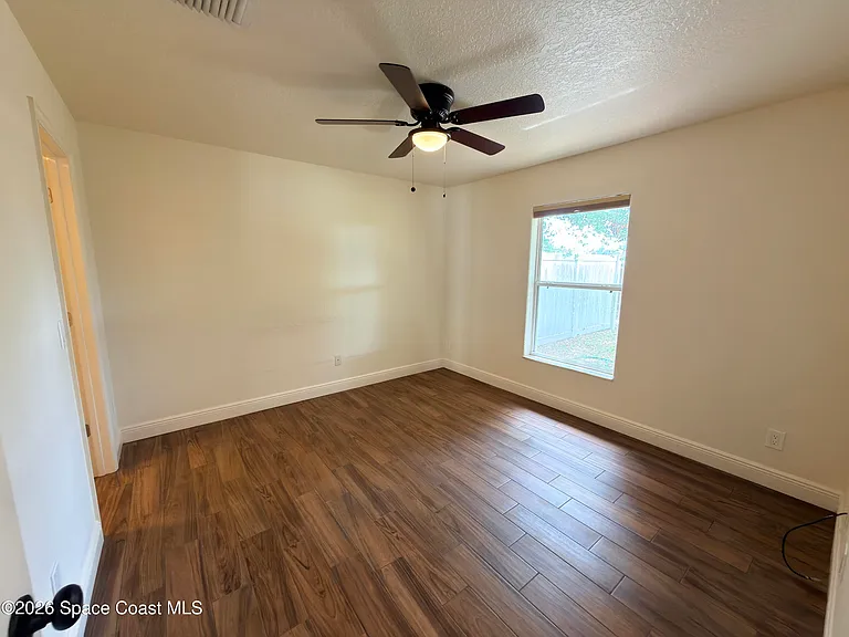 1914 Fletcher St — Photo 11