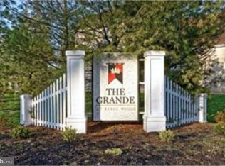 1025 Moore Rd #7, West Deptford, NJ 08086