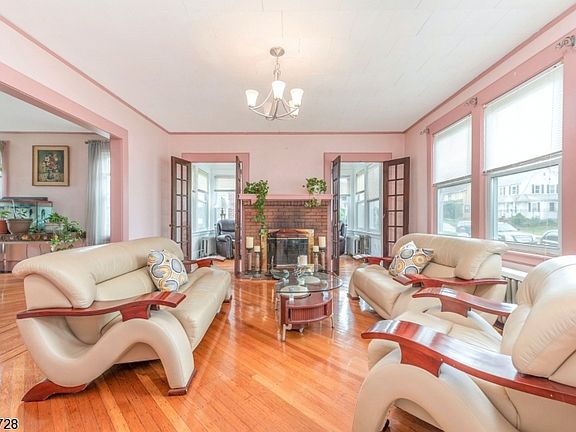 4th image of 49 Kenwood Pl