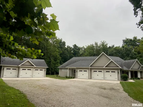 4110 E Lake Shore Dr, Taylorville, IL 62568