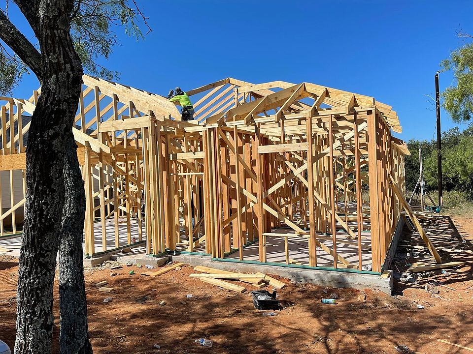 1st image of 834 Aspen Ln