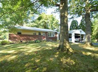 28 Haycock Dr, Kintnersville, PA 18930