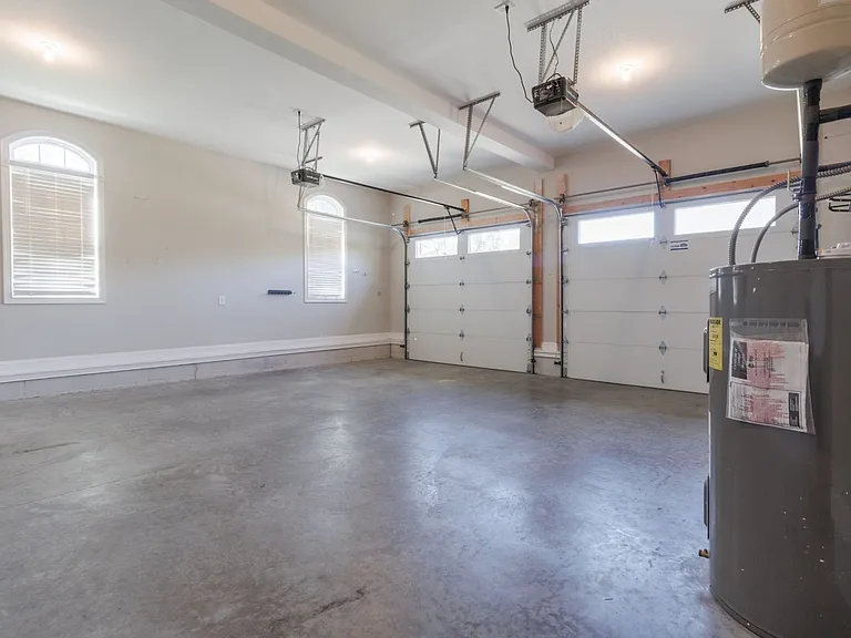 1601 Wonderboy Ct — Photo 40