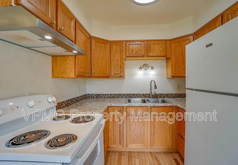 609 W McLoughlin Blvd — Photo 8