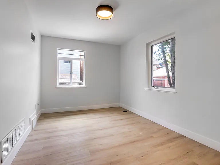 1270 N Logan St #9 — Photo 6