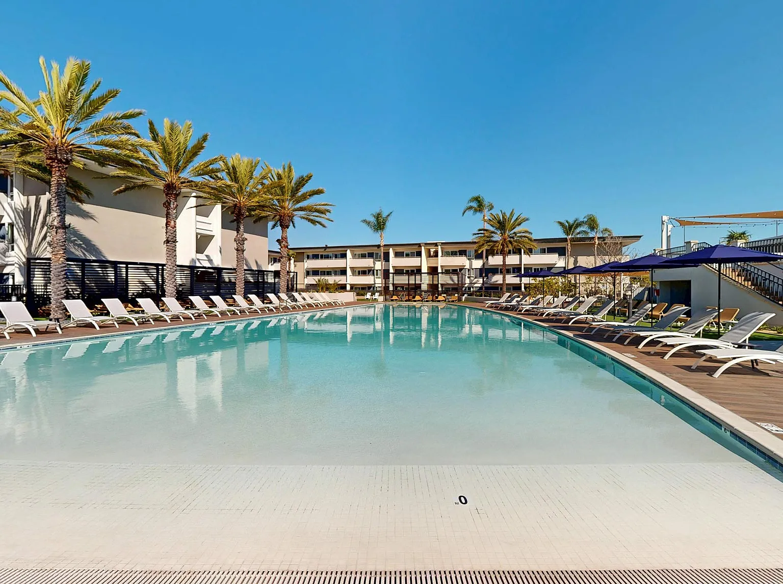 Eight 80 Newport Beach — Photo 3