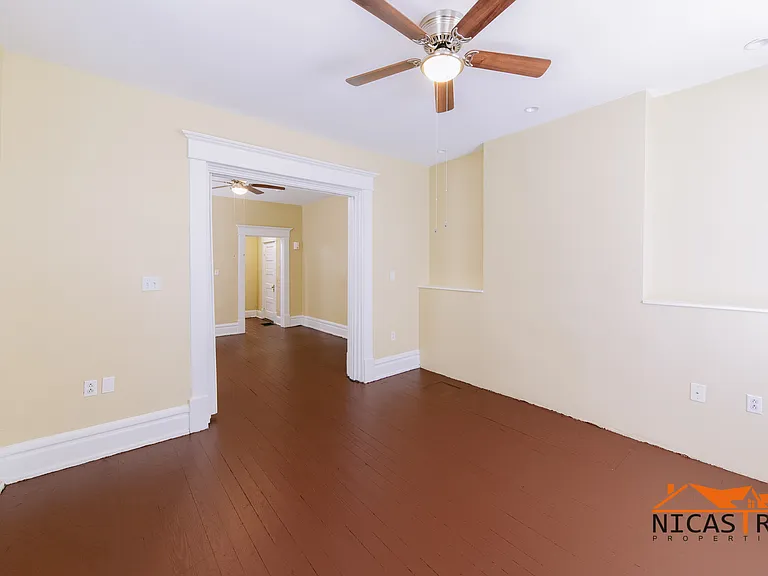 174 E 11th Ave — Photo 33