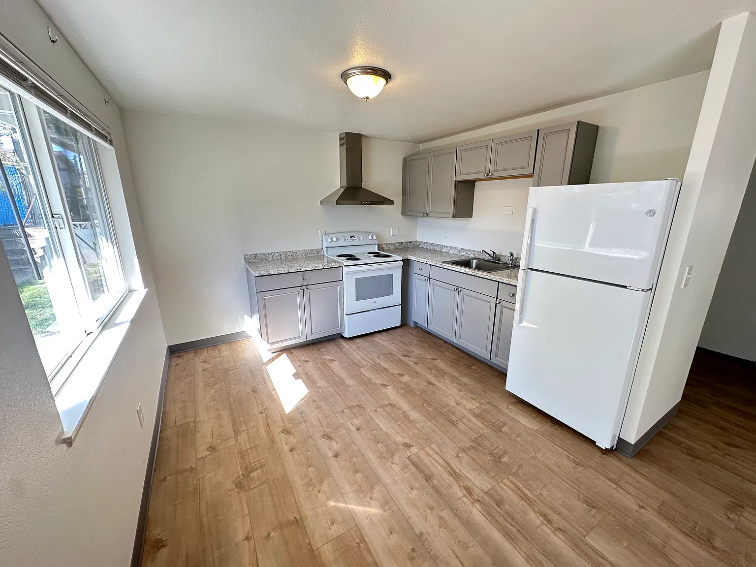 208 S 4th St — Photo 2