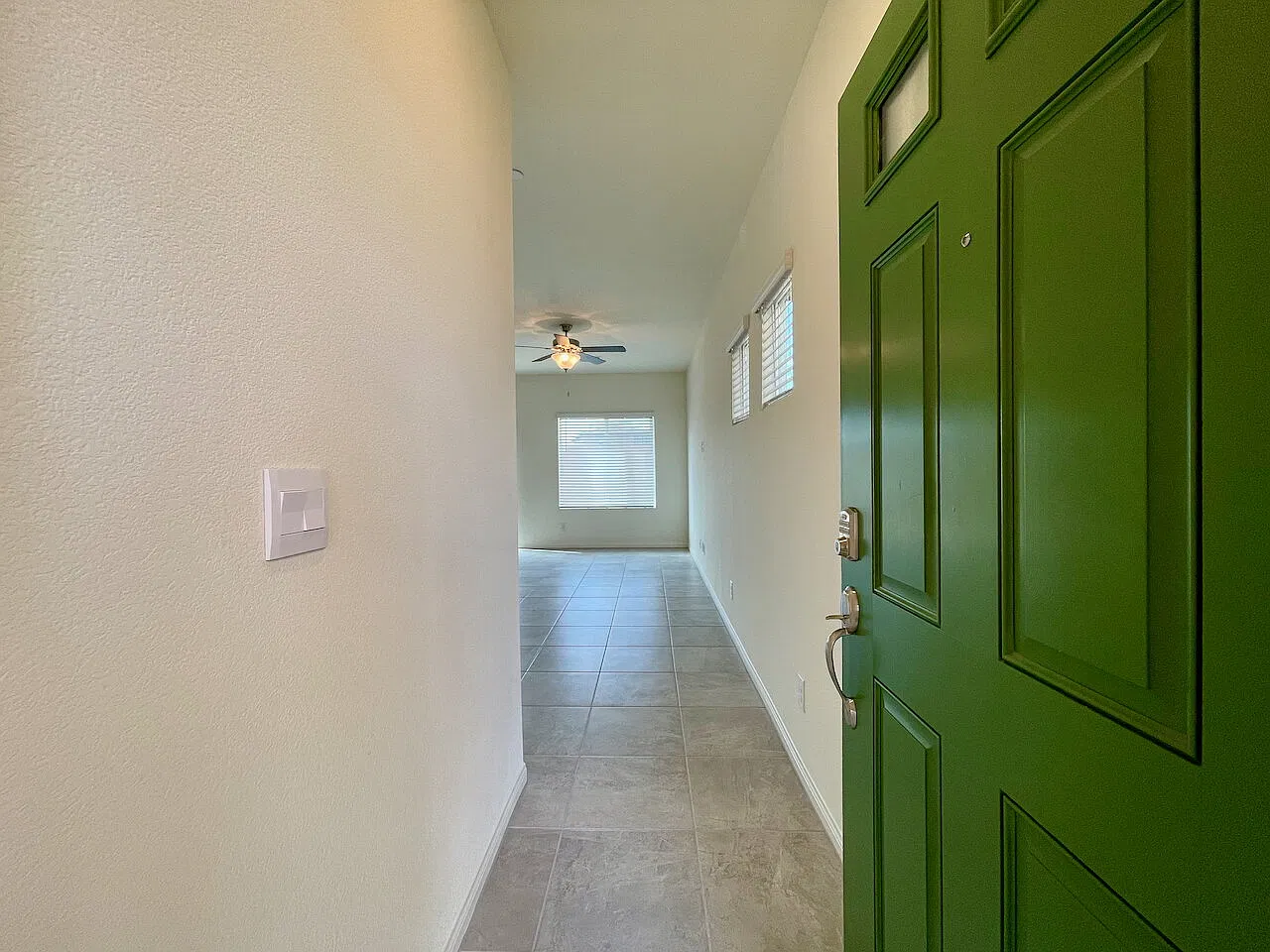 3 bed, 2.5 bath, 1715 sqft, $2,150 — Photo 4