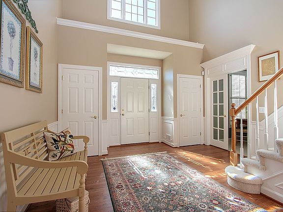4th image of 47300 Somerset Ct