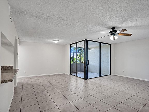 5th image of 820 Lavers Circle #G-105