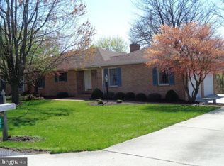 35 S Thrush Dr, Carlisle, PA 17015