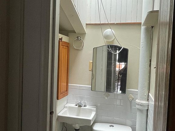 5th image of 635 N 12th St #3-F