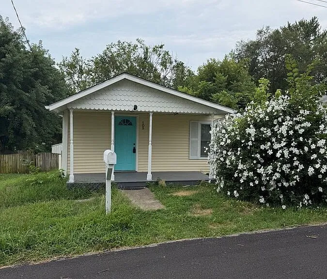 108 Greenwood Ave — Photo 2