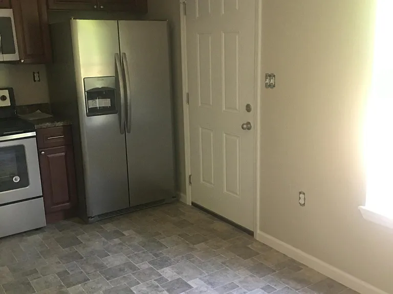 628 Maplewood Dr — Photo 8