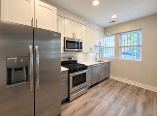 3607 W Ainslie St #G-1, Chicago, IL 60625