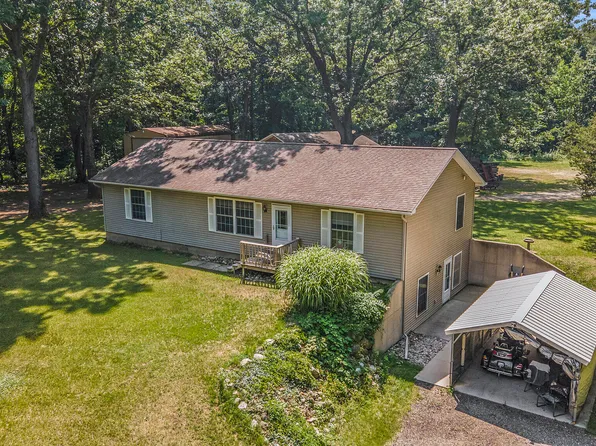 1404 12th St, Martin, MI 49070