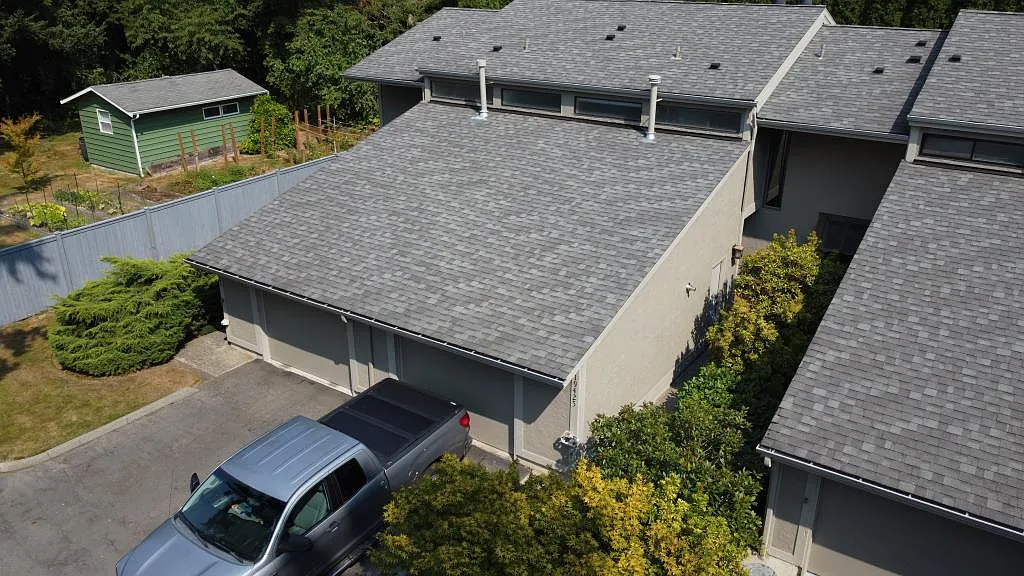 Modern & Quiet 2BR Townhouse a Close to Downtown Edmonds - 2 bedrooms — Photo 3