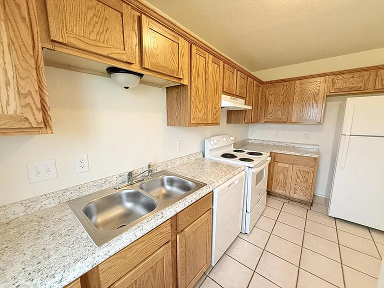 1210 Industrial Blvd #C — Photo 12