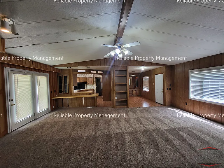 820 Stevens Dr — Photo 4