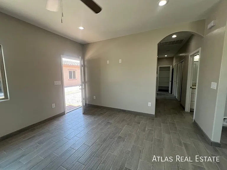808 E 35th St #1 — Photo 2