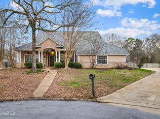 109 Oakbrook Ct, Brandon, MS 39047