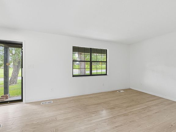 5th image of 459 Water Oak Dr