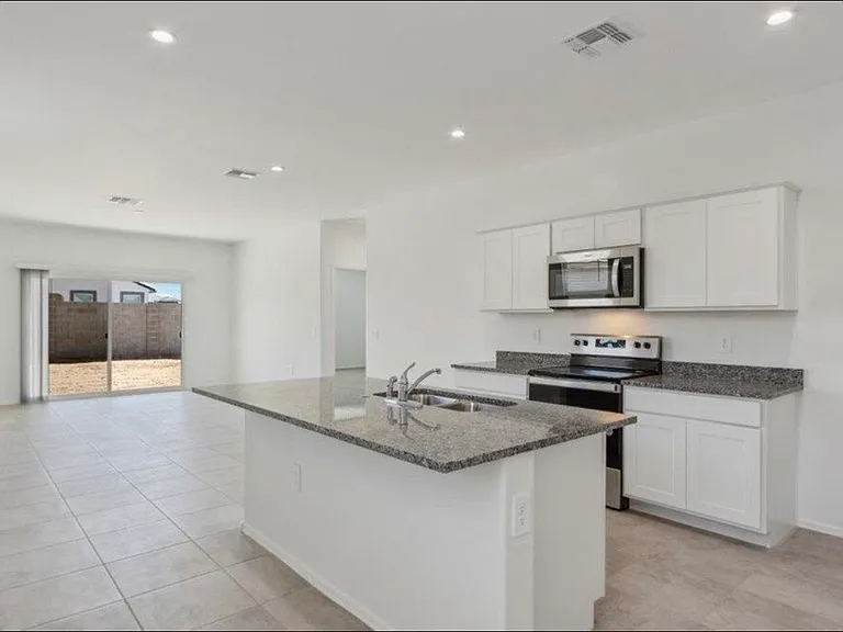 35672 W San Ildefanso Ave — Photo 6