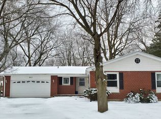 997 Ruth Dr, Elgin, IL 60123