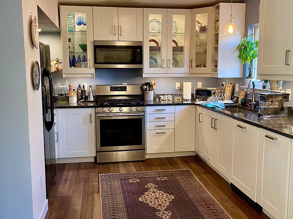 Italian cabinets, lighting in cabinets, granite countetops