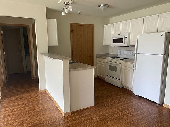 4th image of 321 Meadowside Dr #302-108