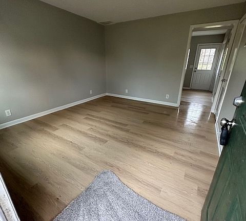 2nd image of 314 Woodcrest Dr #1
