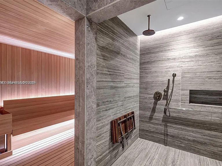 2655 S Bayshore Dr #403 — Photo 27