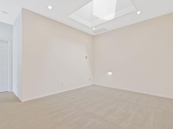 5th image of 10637 Morado Cir Unit B