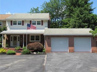 25 W Chestnut St, Macungie, PA 18062