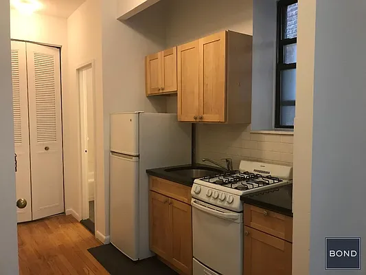 Rented by Bond New York | media 33