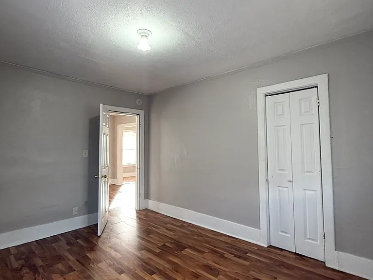 1911 Park Ave — Photo 10